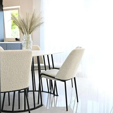 Luxury Antoni *