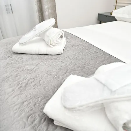 Luxury Antoni *