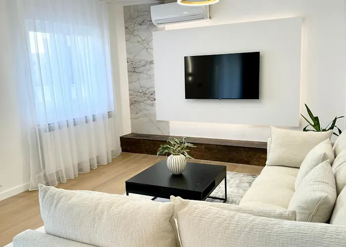 Luxury Antoni * Podstrana
