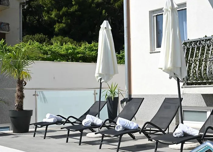 Luxury Antoni * Podstrana