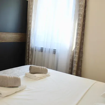 Luxury Antoni *