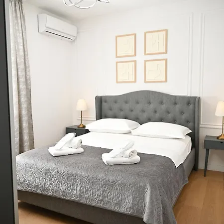 Luxury Antoni