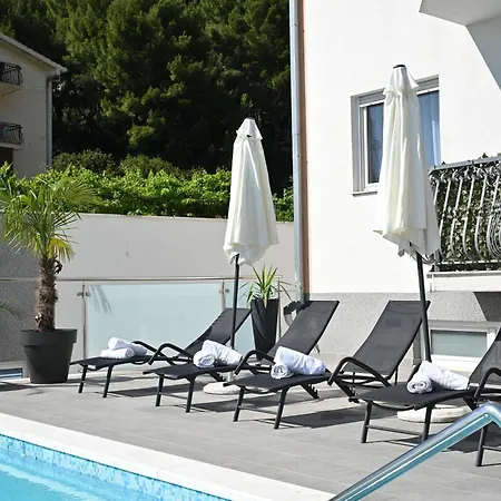 Luxury Antoni * Podstrana